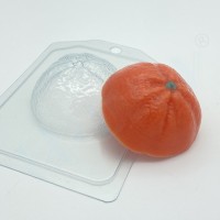 Мандарин в кожуре