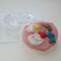 Малыши-молодожены