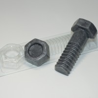Болт с гайкой
